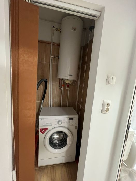 Vand apartament 3 camere decomandat Oituz nr 84