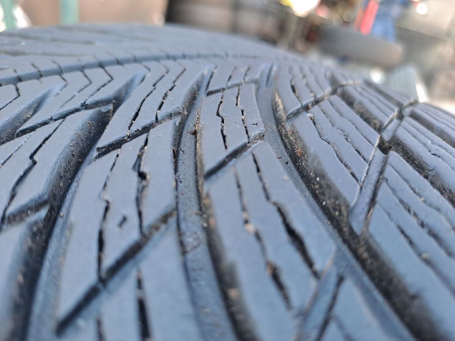 1бр. Зимна 235/40/18 Michelin