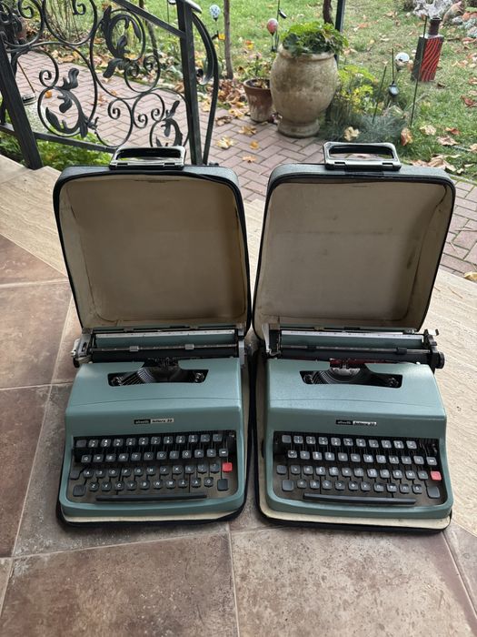 Пишещи машини Olivetti Leterra 32 - 2бр. кирилица и латиница