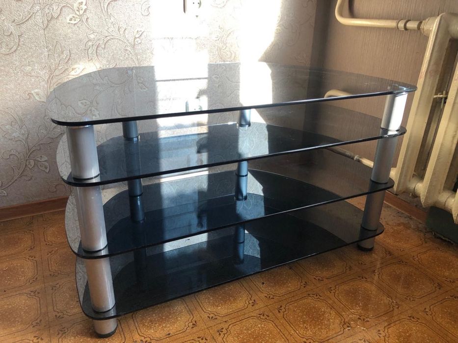 Стеклянная тумба