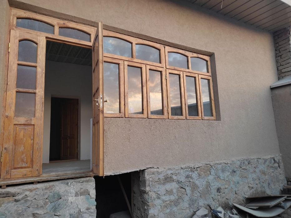 Farxod savxozidan hovli sotiladi