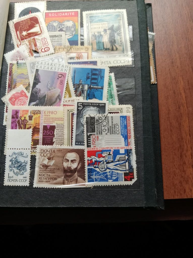 Продам 2 коллекции марок