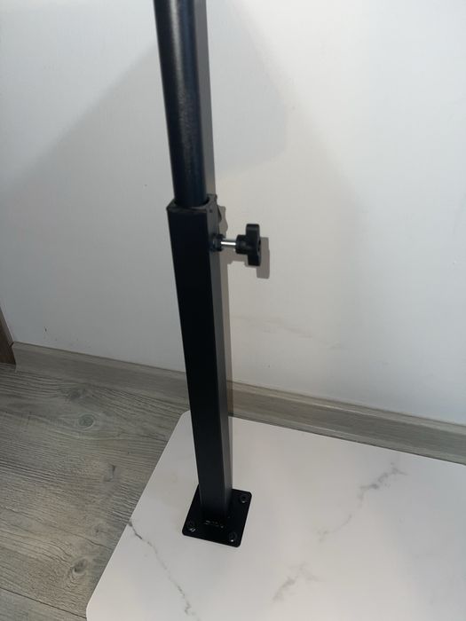 Măsuță din lemn reglabila cu roți