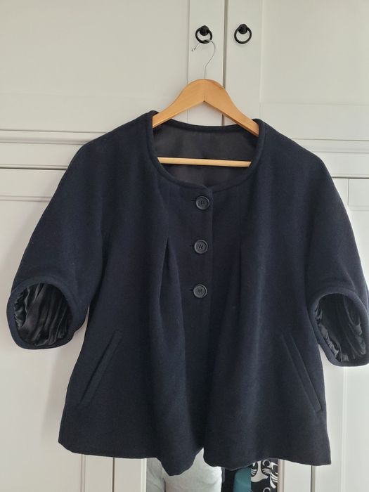 Scurta stofa neagra model interesant