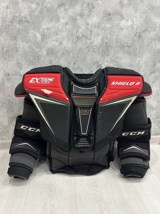 Нагрудник вратарский ccm