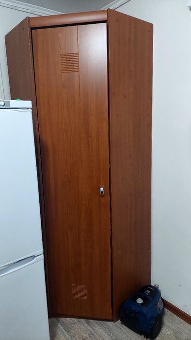 Шкаф угловая для прихожей