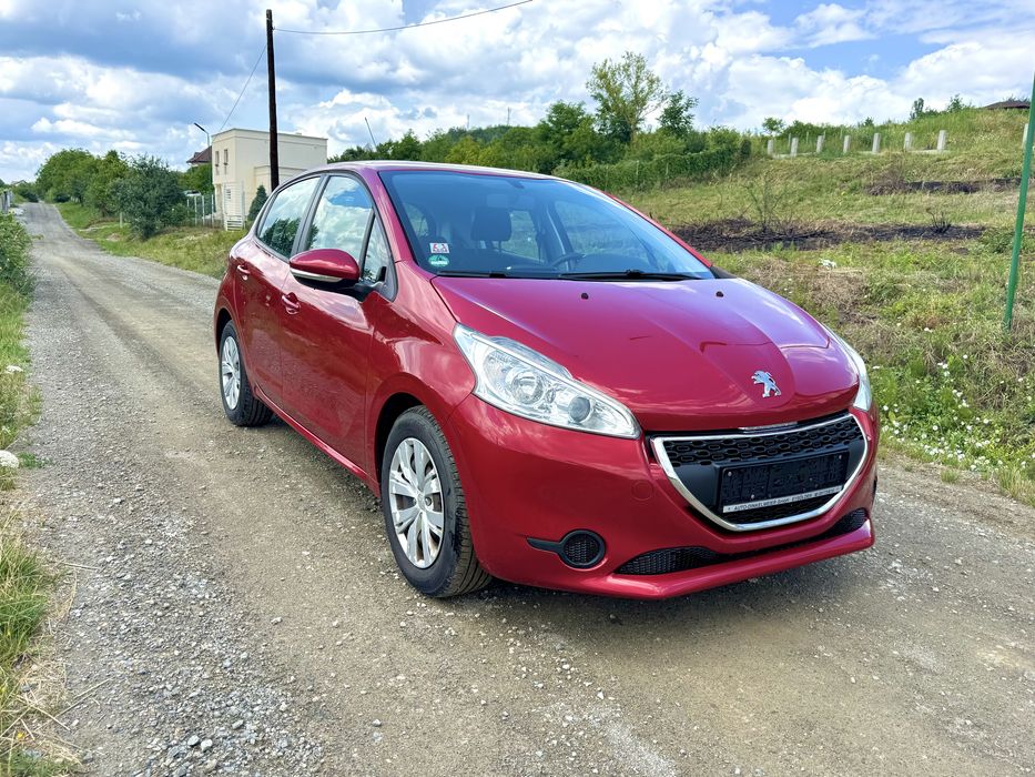 Peugeot 208 2015 Climatic Senzori parcare Navi LED