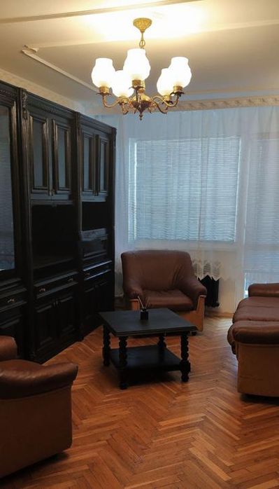 Tристаен апартамент в ж.к. Стрелбище.