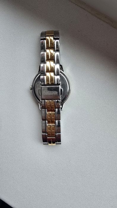 Двуцветен часовник Guess