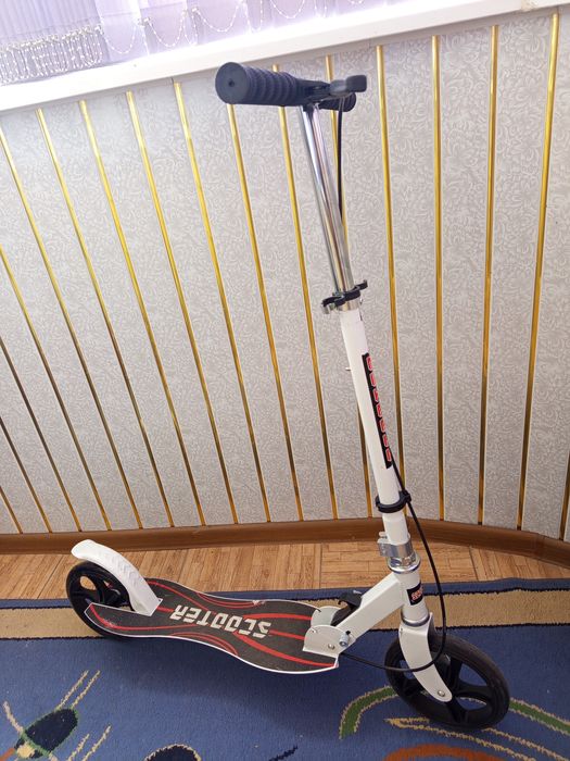 Самокат в отличном состоянии