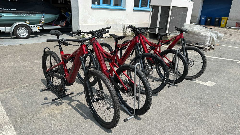 Biciclete electrice full-suspension KTM (ebikes) de închiriat