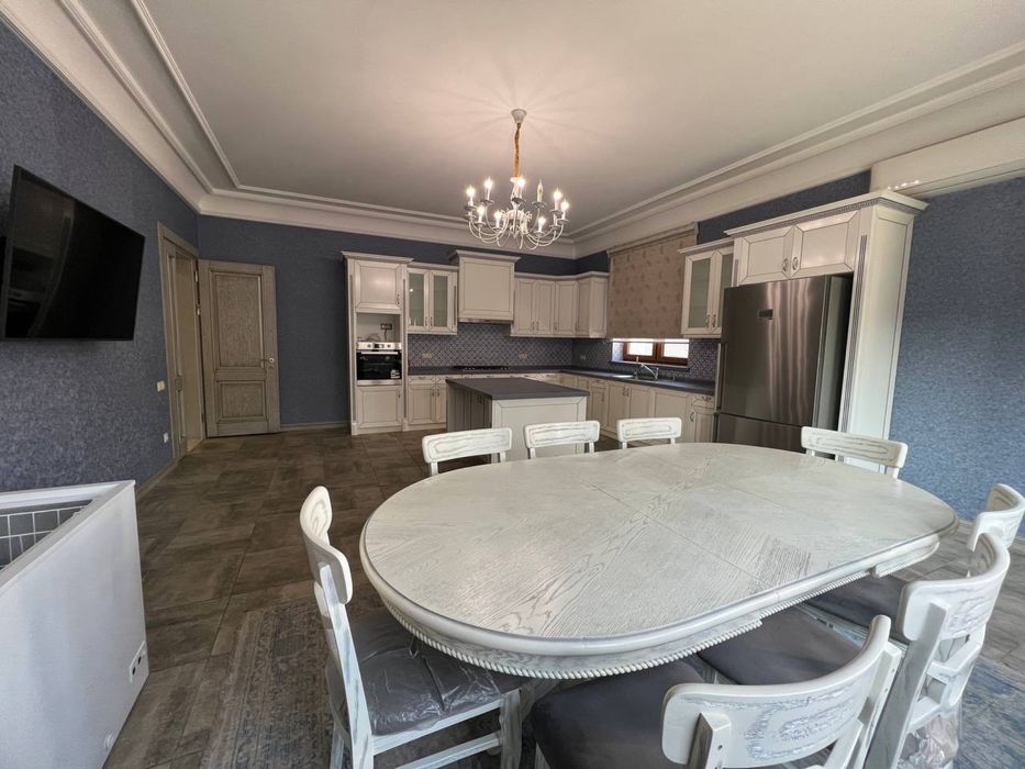 Срочно сдается 15 соток роскошный особняк Посольство США