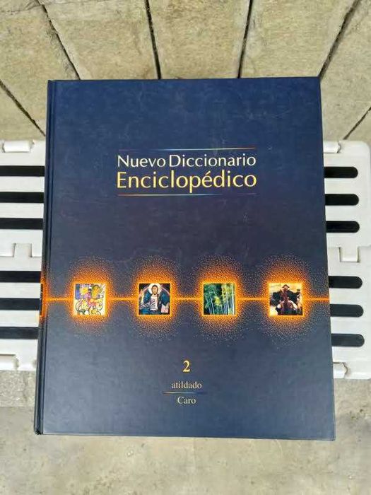 2 броя енциклопедии на испански език