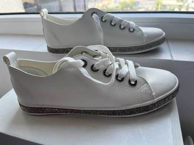 Pantofi sport albi, marimea 39