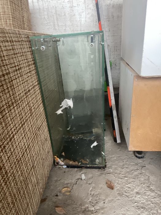 Стеклянная витрина 60х25х25