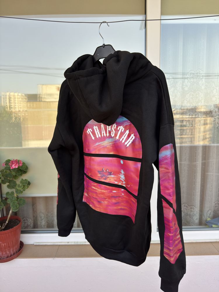 Trapstar hoodie, памук ново