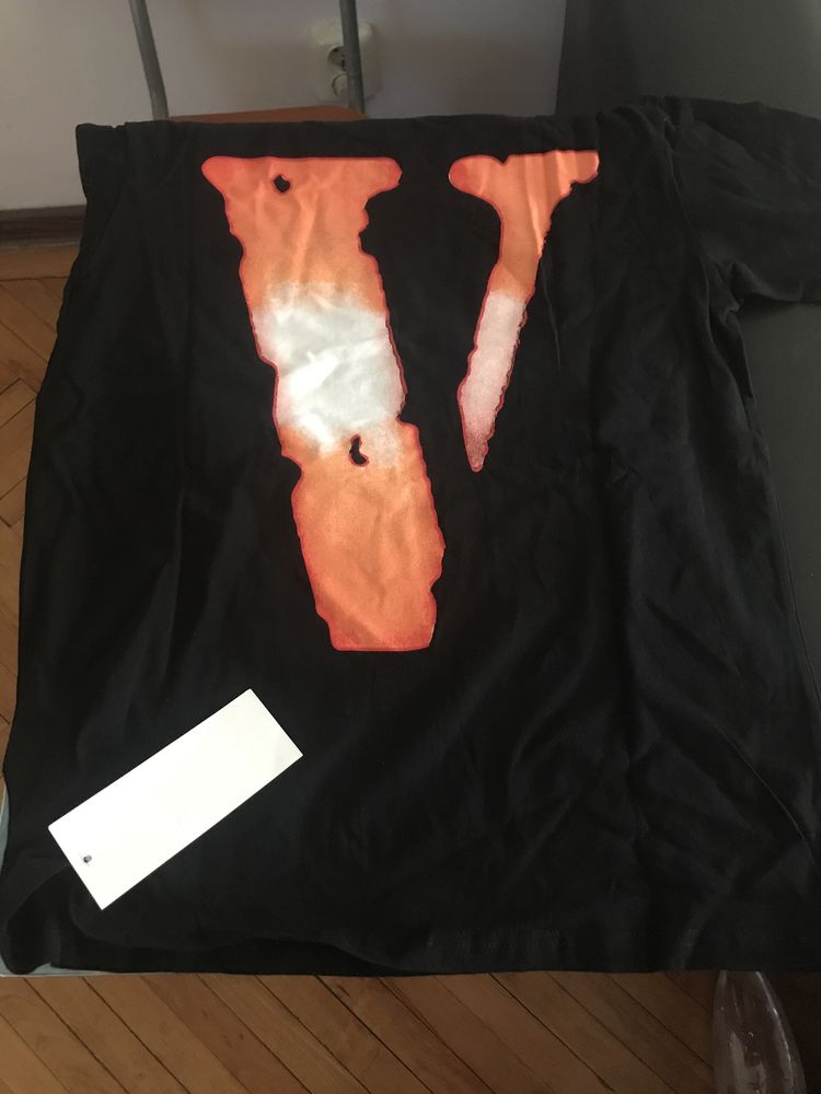 Tricou Vlone noi cu eticheta.