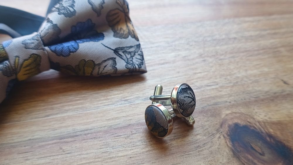 НОВО Папионка от 100% коприна с копчета за ръкавели