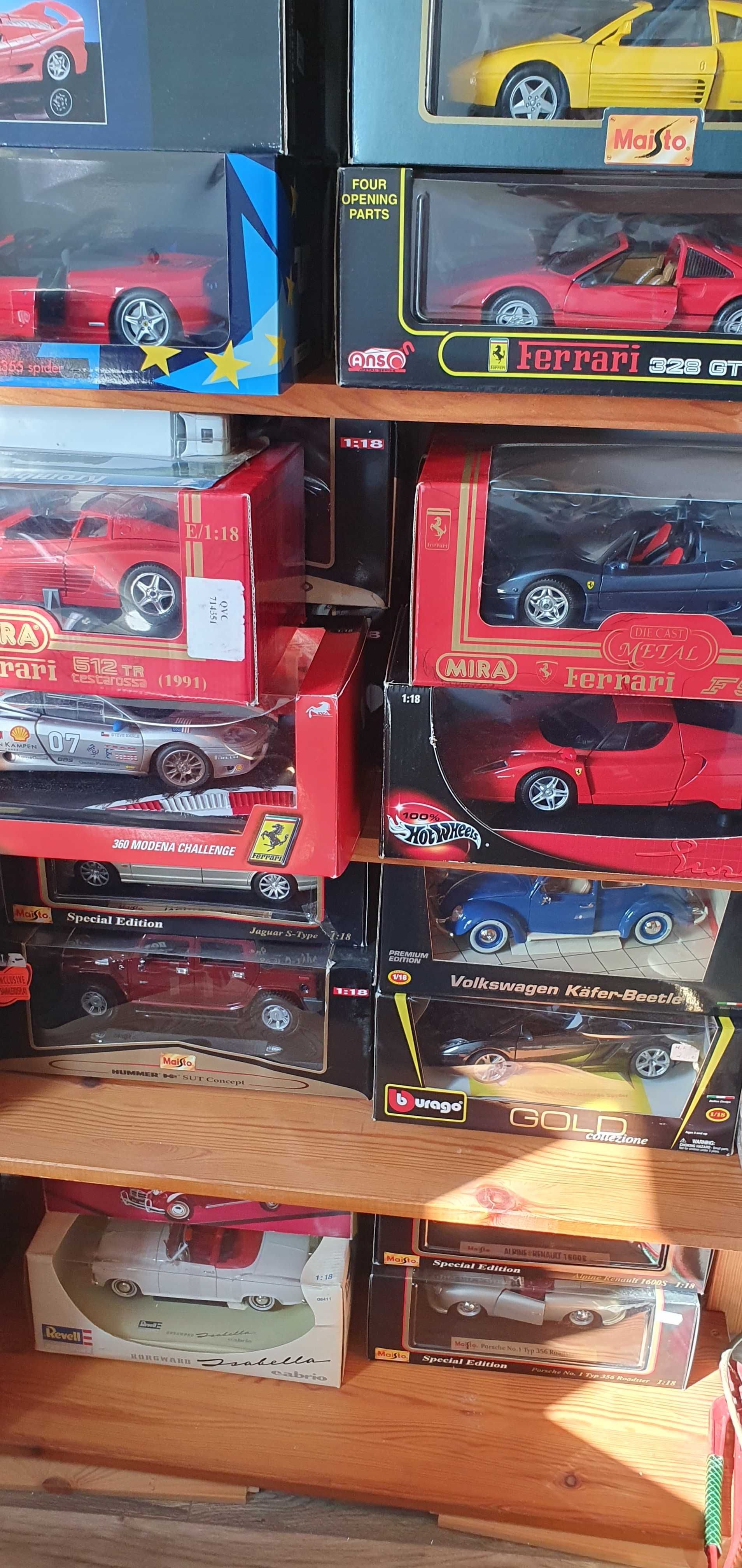 Machete Ferrari scară 1:18,diferite modele si producători