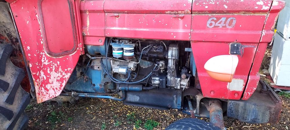 Vând Tractor Fiat 640