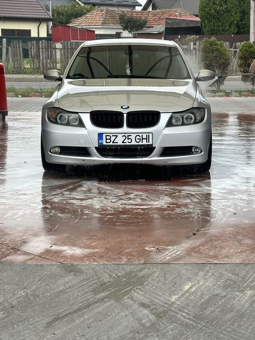 BMW e 90 2005  de vanzare,accept si schimburi tot cu automată