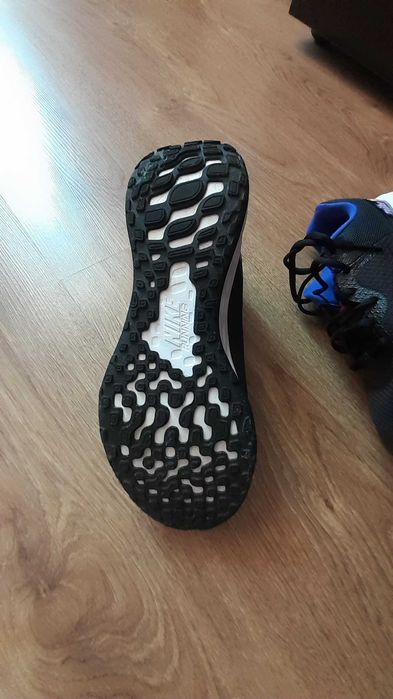 Юношески маратонки Nike р-р 37.5. Като нови