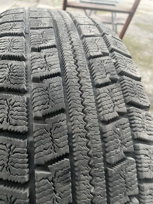 Зимние шины в отличном состоянии!