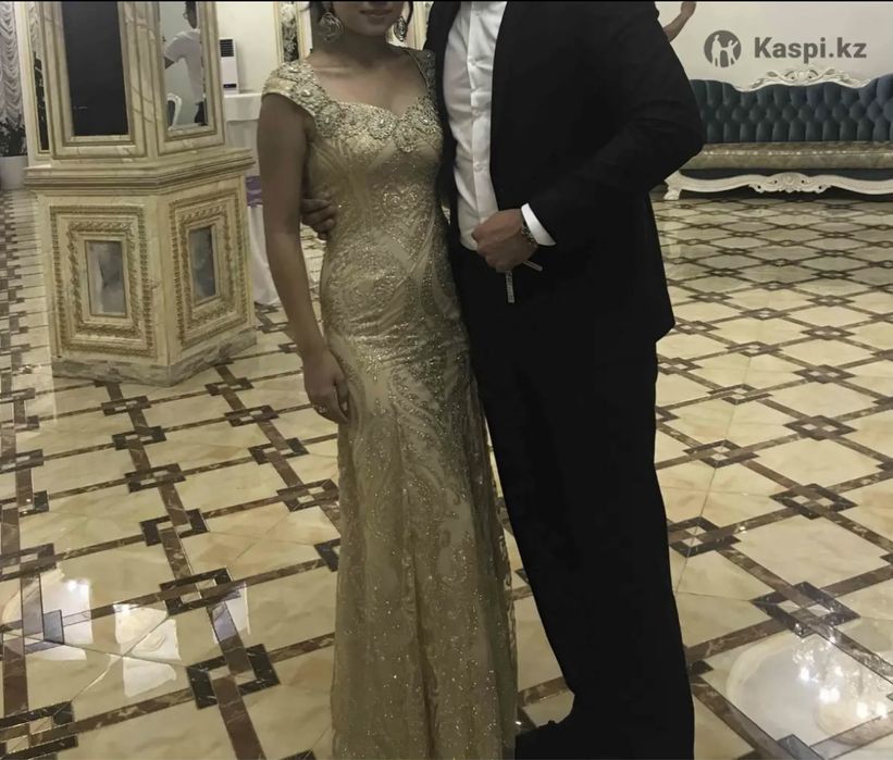 ПРОДАМ платья на корпоратив 5000тг