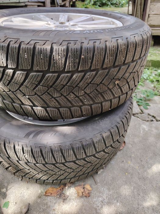 Vând 4 jante cu cauciucuri de iarna pe 18