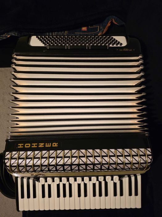 Акордеон Hohner Atlantic IV N De Luxe