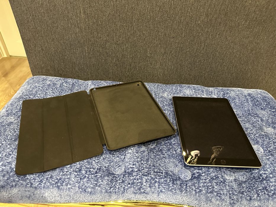 * Apple iPad A1822 5-го поколения на запчасти