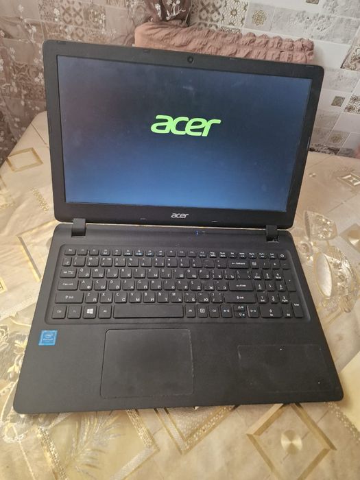 Продам современный 4х ядерный ноутбук acer сумка мышка в подарок