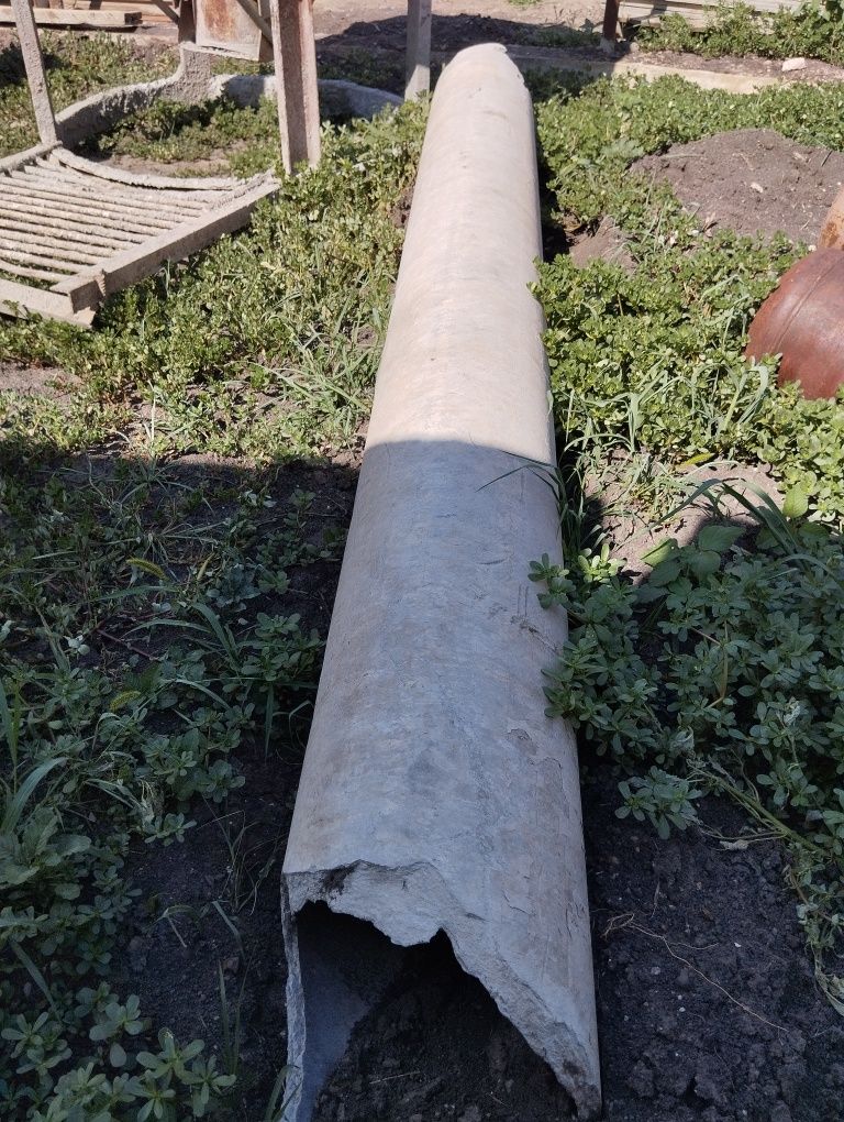 Радиаторы и труба.