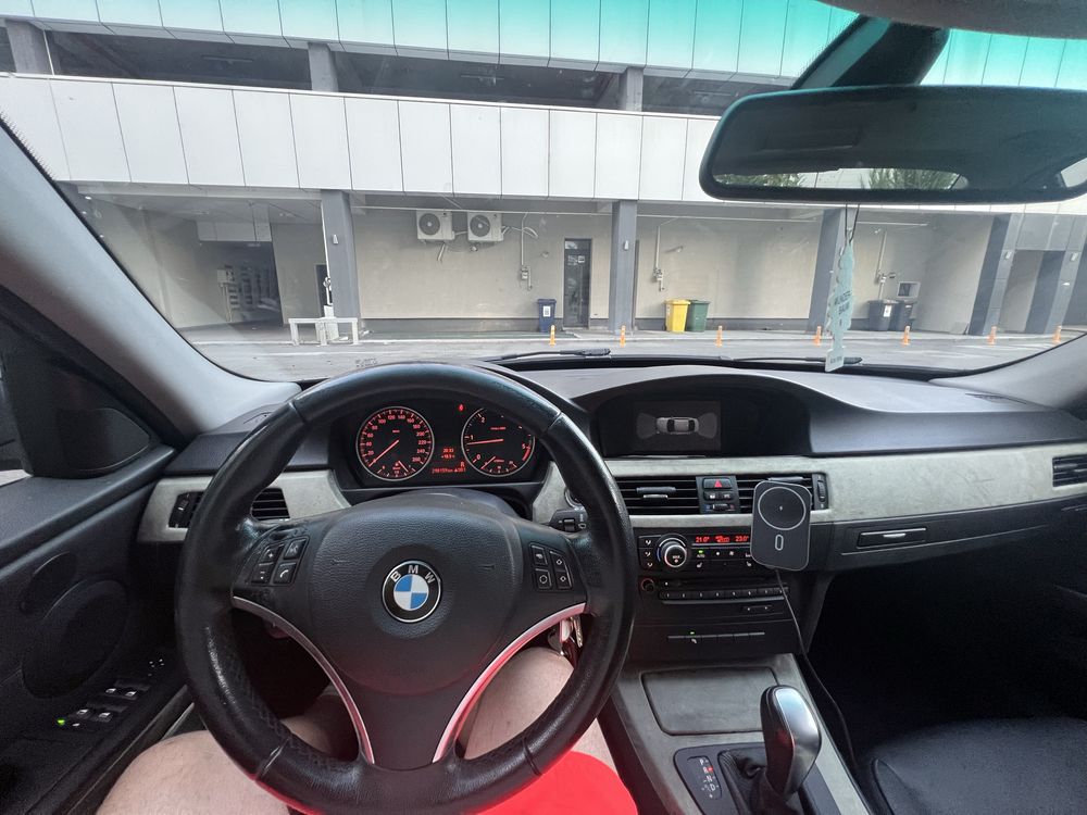 BMW 320d Facelift 2010 • 184 CP • Automată