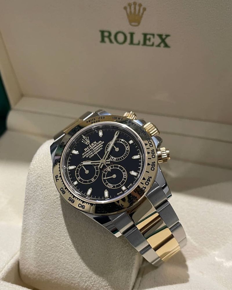 Rolex daytona cosmograph black dial