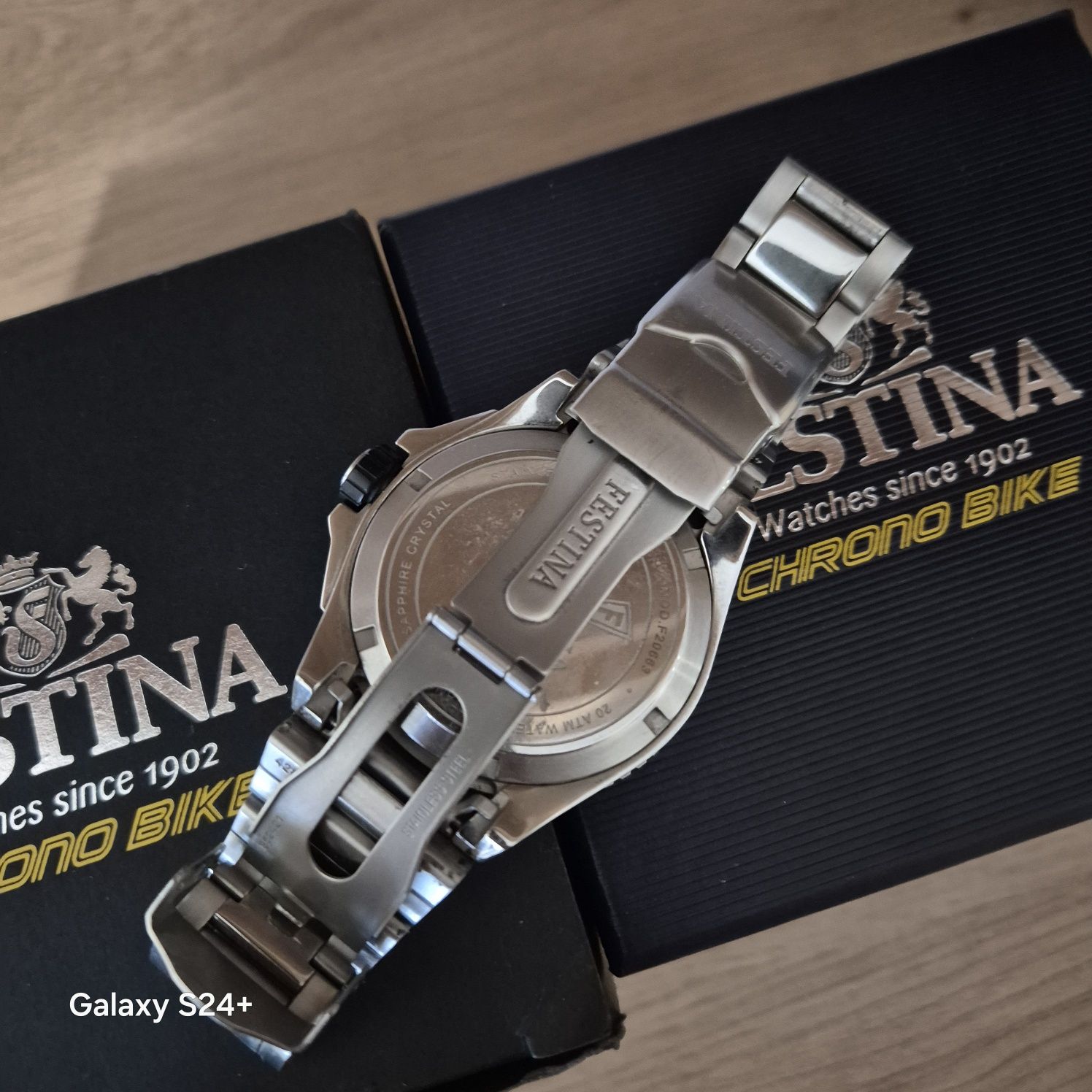 Часовник Festina