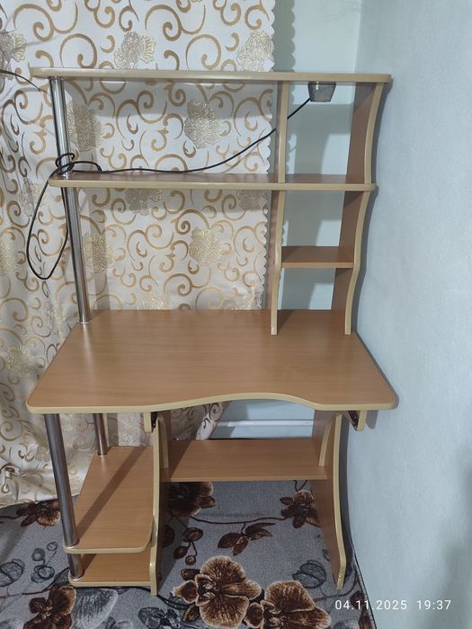 Стол для компьютера