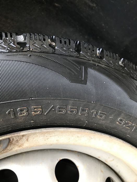 Шины 185 65 R15 в хорошем состоянии