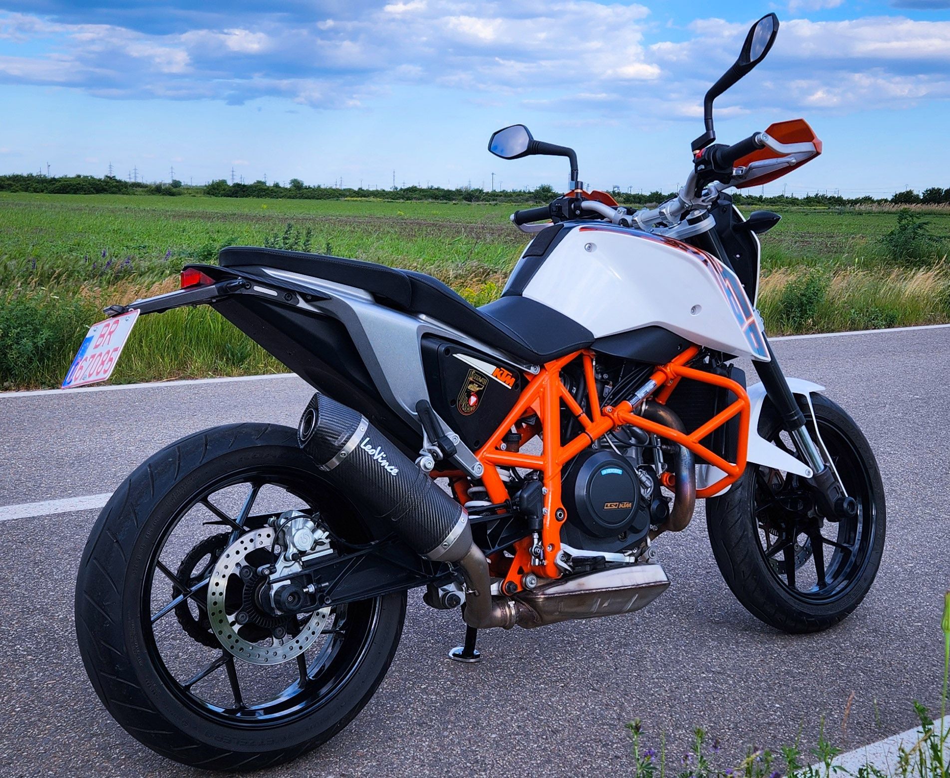 KTM Duke 690 ABS 2013 ( NU : Honda , Suzuki , Kawasaki , Yamaha