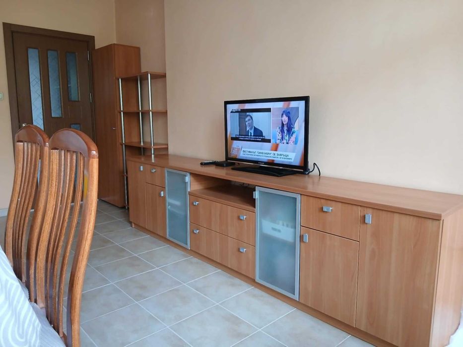 продавам 6 бр. трапезни столове