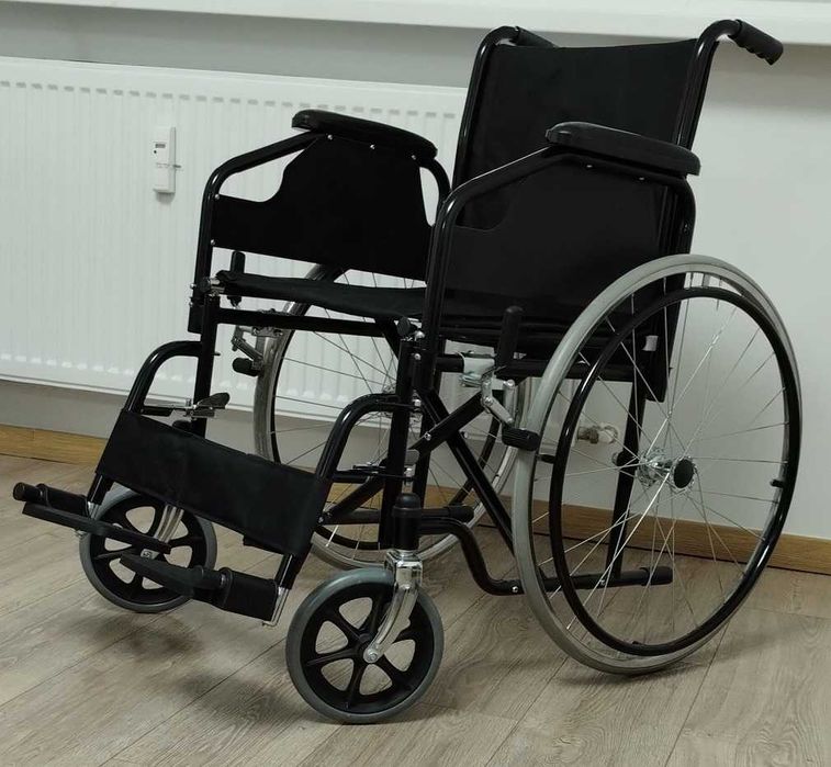 Scaun rulant pentru persoane cu dizabilități , absolut nou .