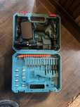 Акомулаторен винтоверт Makita DF330 с 2бр батерии чисто нов
