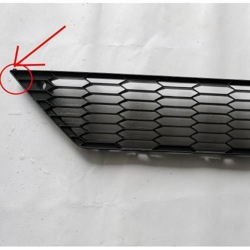 Grila bara Seat Leon (5f), 2017-12.2020, Model FR, Fata, partea centrala, 5F0853667J9B9, Colturi Rupte - Vezi Poze