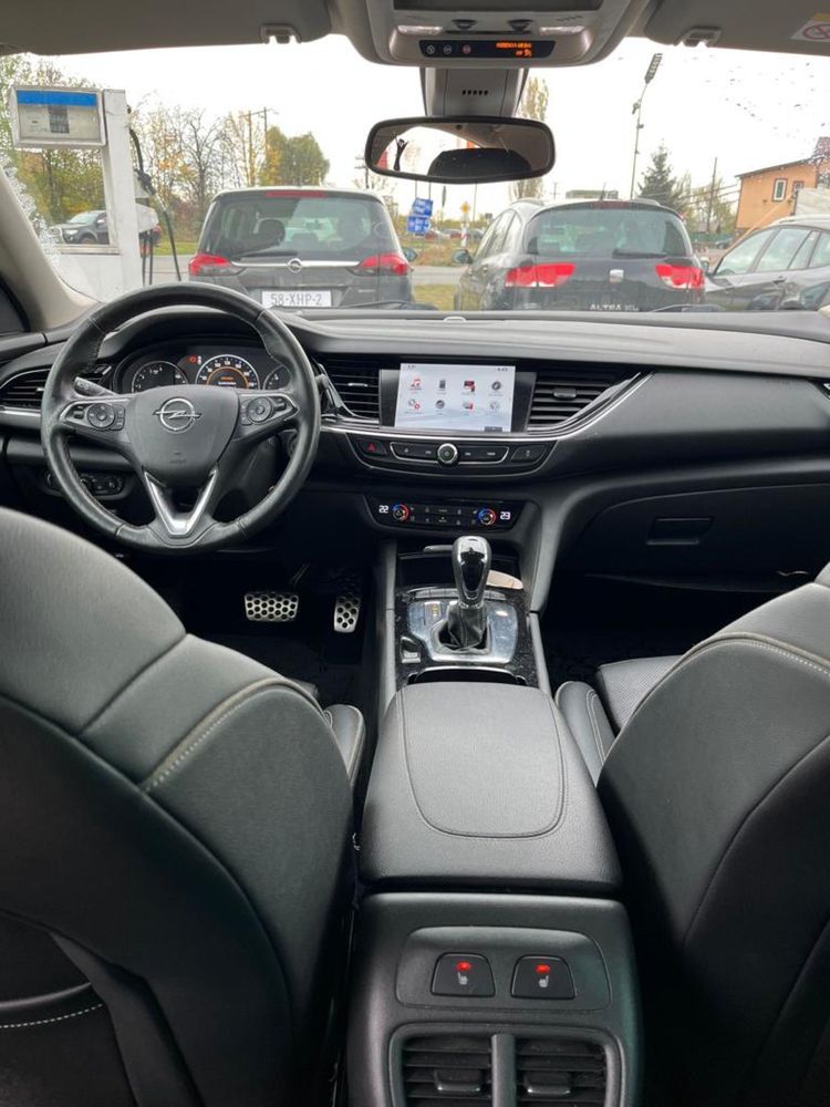 Dezmembrez Opel Insignia B