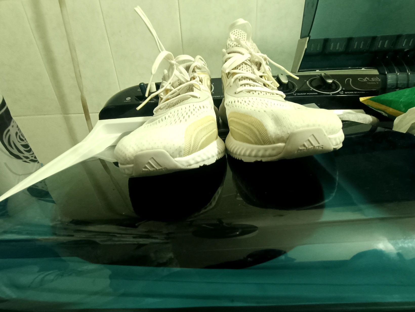 Кроссови Adidas AEROBOUNCE
