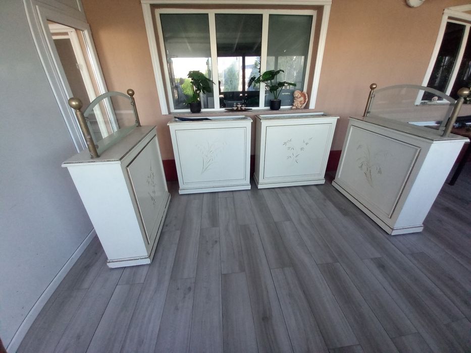 Mobilier consola decorativ