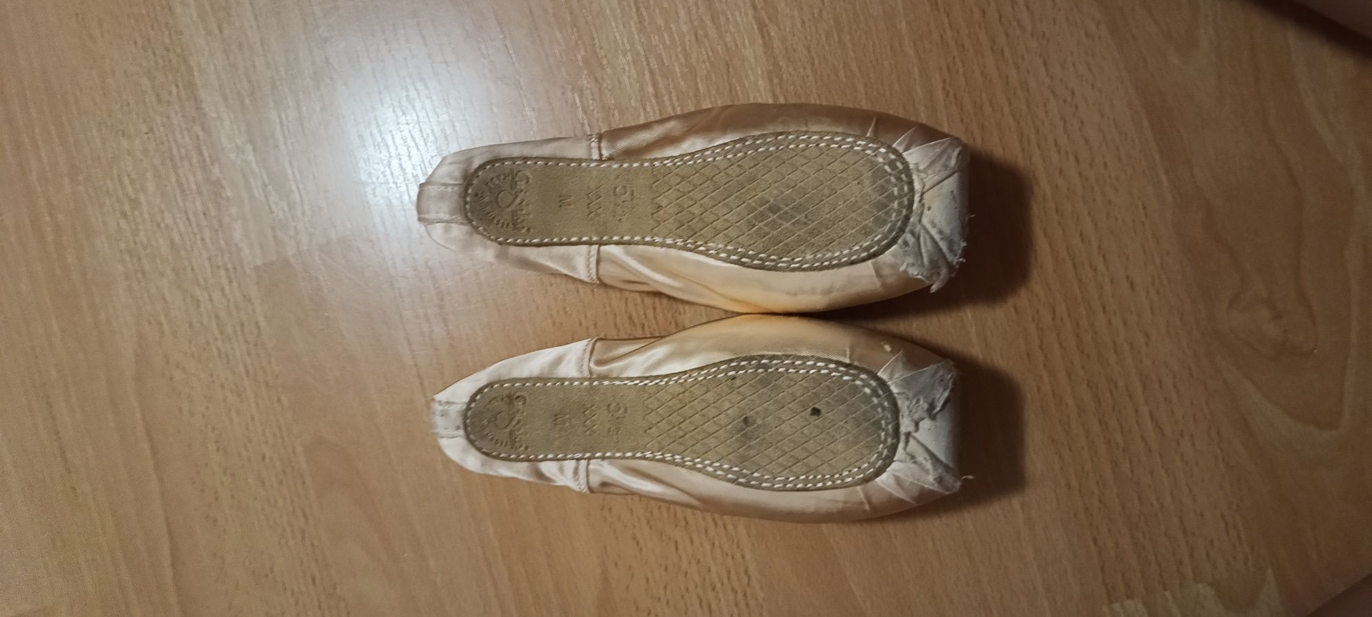Продавам балетни палци
