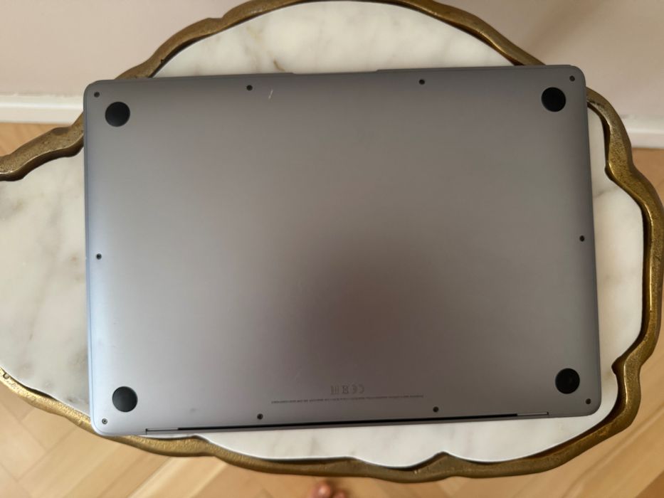 Macbook Air 13” M1 8GB RAM