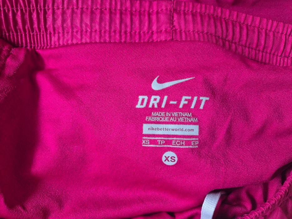 Nike, Оригинални Nike Dri-FIT дамски шорти в розов цвят, размер XS