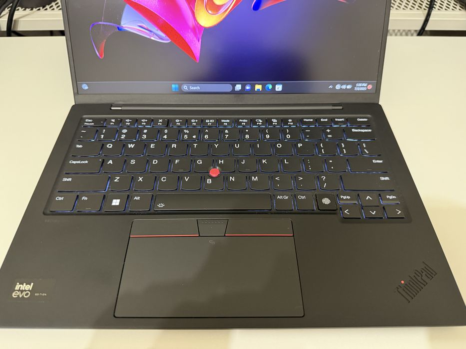 Lenovo X1 Carbon Gen12, Ultra 5, 16Gb, 512Gb, et.. ca NOU!